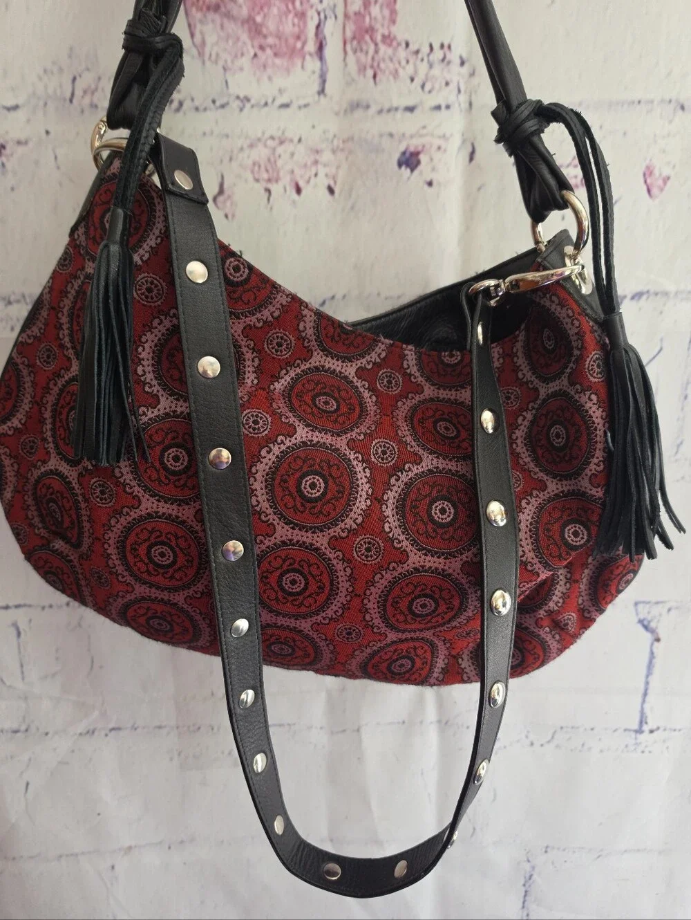 Doncaster Vintage Tapestry Medallion Shoulder Bag M/L Snap Closure Tassel Accent